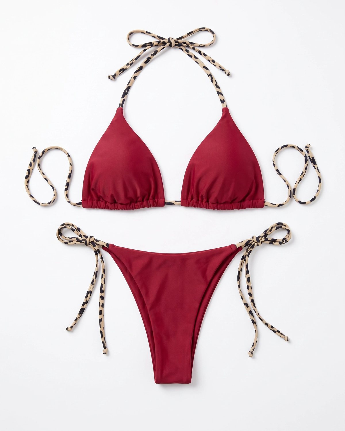 Ruby, photo 10 — le maillot seul, sur fond neutre
